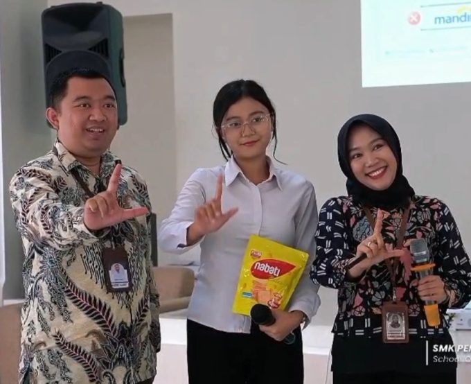 Tingkatkan Kesadaran Transaksi Digital Aman, SMK Pembangunan Bogor Gelar Sosialisasi Bersama Bank Mandiri Bogor